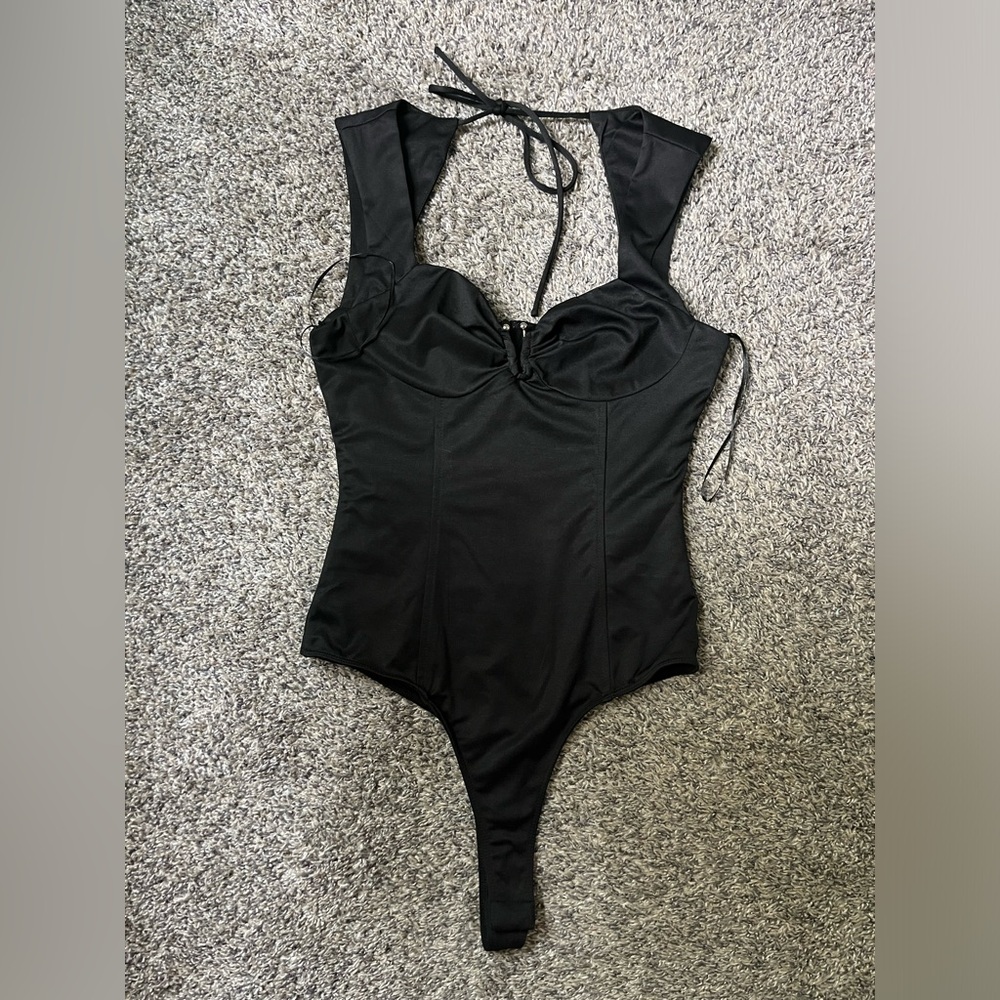 NWT Black ASTR The Label Thing Bodysuit with Sweetheart Neckline w/Silver Detail